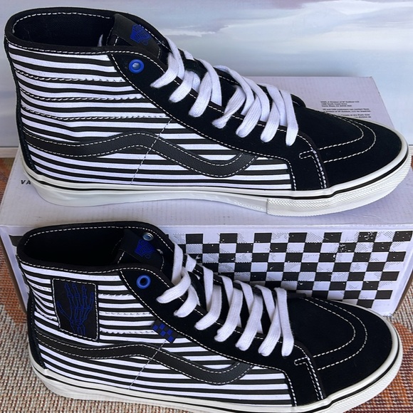 Vans WMNS Skate Sk8-Hi D
Breana Geering Black/White
VN0A5KYBBA2
Sneakers - Picture 3 of 16